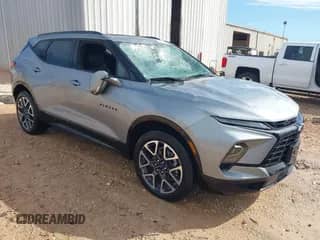 2023 Chevrolet Blazer RS z VIN 3GNKBERS4PS179447, wystawiony jako IAAI lot #42210141 z przebiegiem 29 438 mil mil oraz . Historia ofert i sprzedaży dostępna na DreamBid. Obrazek 1.