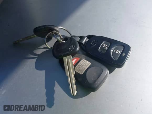 2005 Hyundai Tucson GLS with VIN KM8JN72D15U148197, listed as a IAAI auction lot 42554735 with 106,848 mi miles and . Bid and sale history available at DreamBid. Image 11.