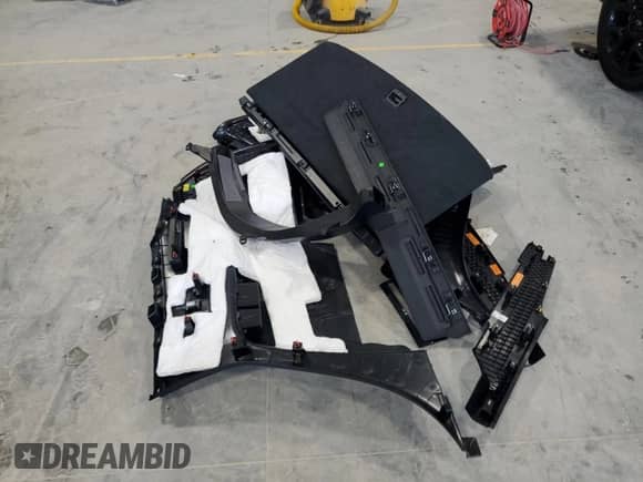 2025 Chevrolet Traverse AWD RS with VIN 1GNEVLRS4SJ172498, listed as a Copart auction lot 62007715 with 6,625 mi miles and Salvage title. Bid and sale history available at DreamBid. Image 13.