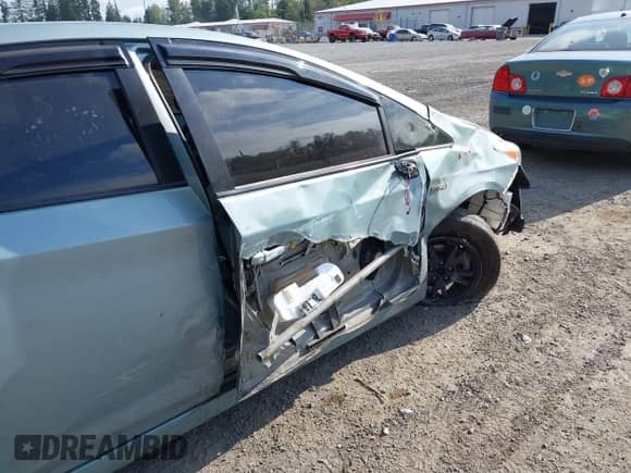 2015 Toyota Prius Four z VIN JTDKN3DU8F1945564, wystawiony jako IAAI lot #42784815 z przebiegiem 253 973 mil mil oraz . Historia ofert i sprzedaży dostępna na DreamBid. Obrazek 6.