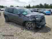 2023 Jeep Grand Cherokee Overland z VIN 1C4RJHDG3P8737215, wystawiony jako Copart lot #58858905 z przebiegiem 28 364 mil mil oraz Szkoda całkowita • Salvage title. Historia ofert i sprzedaży dostępna na DreamBid. Obrazek 4.