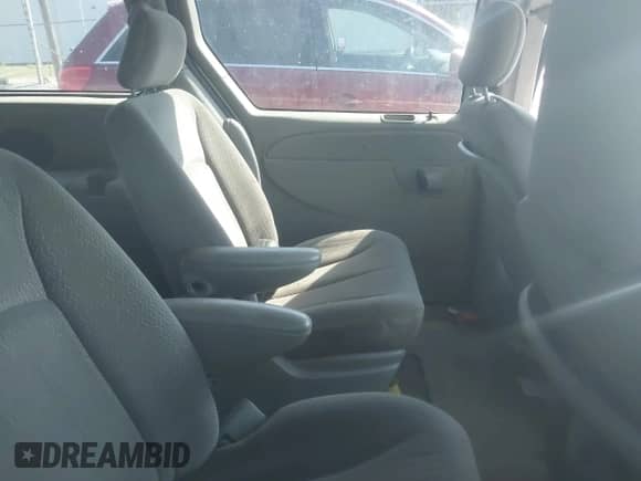 2004 Dodge Caravan SXT with VIN 2D4GP44L84R533458, listed as a IAAI auction lot 43257461 with 307,851 mi miles and . Bid and sale history available at DreamBid. Image 8.