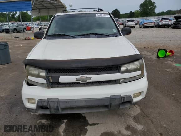 2004 Chevrolet TrailBlazer LS with VIN 1GNDT13S542228203, listed as a Copart auction lot 55881835 with 229,854 mi miles and Clean title. Bid and sale history available at DreamBid. Image 5.