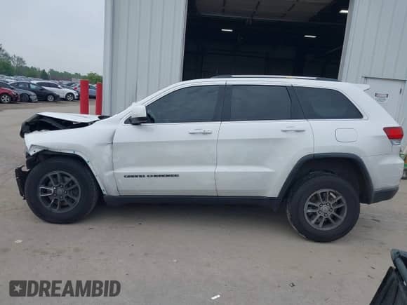 2020 Jeep Grand Cherokee Altitude z VIN 1C4RJFAG7LC421641, wystawiony jako IAAI lot #42369723 z przebiegiem 52 231 mil mil oraz . Historia ofert i sprzedaży dostępna na DreamBid. Obrazek 14.
