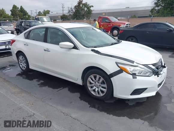 2016 Nissan Altima SV z VIN 1N4AL3AP1GC249009, wystawiony jako IAAI lot #42598727 z przebiegiem 131 488 mil mil oraz . Historia ofert i sprzedaży dostępna na DreamBid. Obrazek 1.