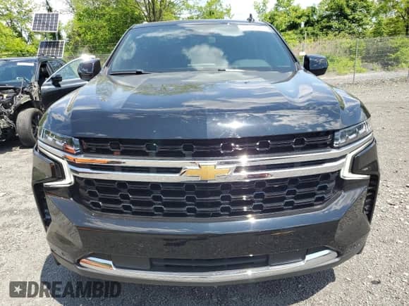 2023 Chevrolet Suburban LS z VIN 1GNSKBET9PR554250, wystawiony jako Copart lot #59538965 z przebiegiem 20 499 mil mil oraz Szkoda całkowita • Salvage title. Historia ofert i sprzedaży dostępna na DreamBid. Obrazek 5.