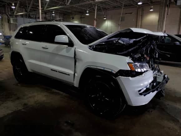 2020 Jeep Grand Cherokee Laredo E with VIN 1C4RJFAG6LC241485, listed as a Copart auction lot 49487555 with Not provided miles and Clean title. Bid and sale history available at DreamBid. Image 4.