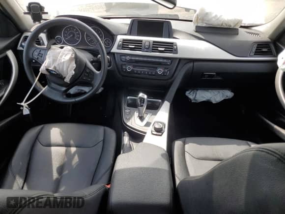 2014 BMW 3 Series 320i xDrive с VIN WBA3C3C56EP661508, выставлен на аукционе Copart как лот 62103985 с пробегом Не указан миль и Списание • Salvage title. История ставок и продаж доступна на DreamBid. Изображение 8.