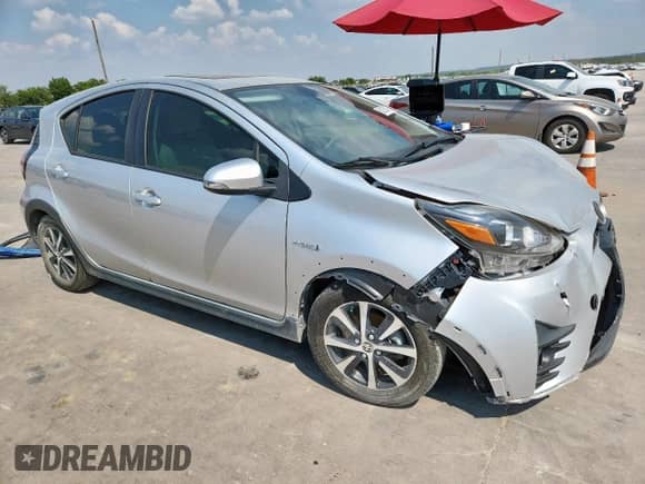 2018 Toyota Prius One z VIN JTDKDTB38J1599263, wystawiony jako Copart lot #80135495 z przebiegiem 100 428 mil mil oraz Szkoda całkowita • Salvage title. Historia ofert i sprzedaży dostępna na DreamBid. Obrazek 4.