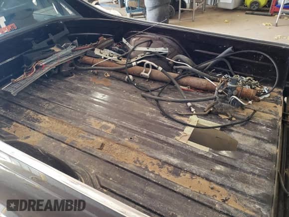 1986 Chevrolet El Camino SS с VIN 3GCCW80H8GS910613, выставлен на аукционе Copart как лот 49894925 с пробегом 65 386 миль миль и Списание • Salvage title. История ставок и продаж доступна на DreamBid. Изображение 14.