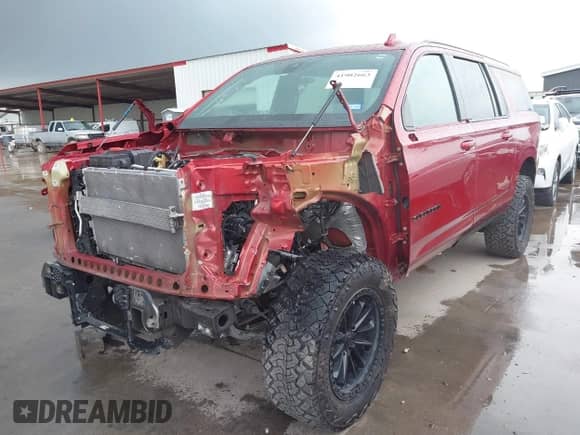 2022 Chevrolet Suburban RST с VIN 1GNSKEKL3NR125317, выставлен на аукционе IAAI как лот 41902663 с пробегом 35 274 миль миль и . История ставок и продаж доступна на DreamBid. Изображение 2.
