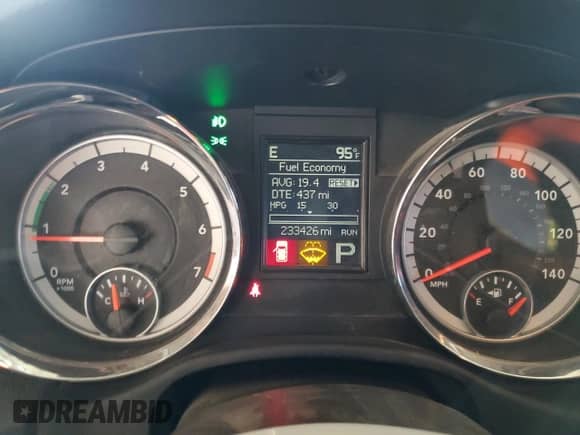 2012 Dodge Durango SXT z VIN 1C4RDHAG2CC335320, wystawiony jako Copart lot #81131395 z przebiegiem 233 426 mil mil oraz Szkoda całkowita • Salvage title. Historia ofert i sprzedaży dostępna na DreamBid. Obrazek 9.
