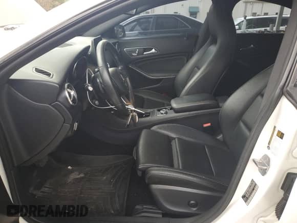 2018 Mercedes-Benz CLA 250 с VIN WDDSJ4EB6JN664305, выставлен на аукционе Copart как лот 85359045 с пробегом 71 453 миль миль и Списание • Salvage title. История ставок и продаж доступна на DreamBid. Изображение 7.