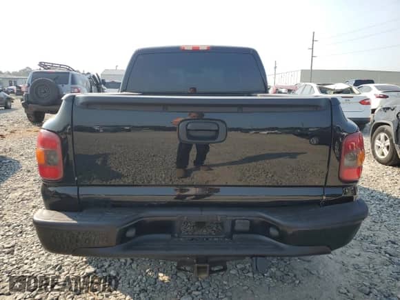 2003 Chevrolet Silverado 1500 LS z VIN 1GCEK14T83Z290336, wystawiony jako Copart lot #75408964 z przebiegiem 149 730 mil mil oraz Szkoda całkowita • Salvage title. Historia ofert i sprzedaży dostępna na DreamBid. Obrazek 6.