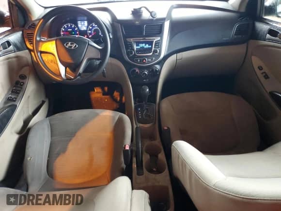 2016 Hyundai Accent SE z VIN KMHCT4AE2GU076579, wystawiony jako Copart lot #82181715 z przebiegiem 136 747 mil mil oraz Szkoda całkowita • Salvage title. Historia ofert i sprzedaży dostępna na DreamBid. Obrazek 8.