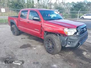 2014 Toyota Tacoma PreRunner z VIN 5TFJX4GN1EX031748, wystawiony jako IAAI lot #43398518 z przebiegiem 146 746 mil mil oraz . Historia ofert i sprzedaży dostępna na DreamBid. Obrazek 1.