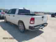 2023 Ram 1500 Tradesman z VIN 1C6SRFGT5PN553622, wystawiony jako IAAI lot #42935816 z przebiegiem 89 940 mil mil oraz . Historia ofert i sprzedaży dostępna na DreamBid. Obrazek 3.