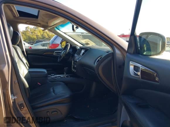 2014 Nissan Pathfinder SL with VIN 5N1AR2MM0EC679904, listed as a IAAI auction lot 43422801 with 105,480 mi miles and . Bid and sale history available at DreamBid. Image 5.