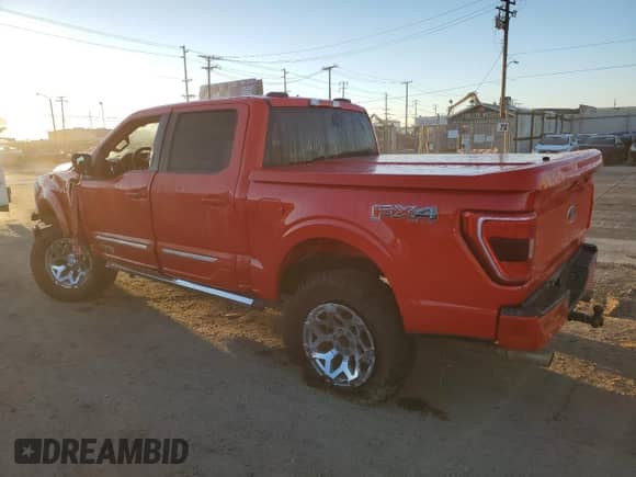 2022 Ford F-150 XL z VIN 1FTFW1E54NKE45114, wystawiony jako Copart lot #87219015 z przebiegiem 58 211 mil mil oraz Czysty tytuł • Clean title. Historia ofert i sprzedaży dostępna na DreamBid. Obrazek 2.