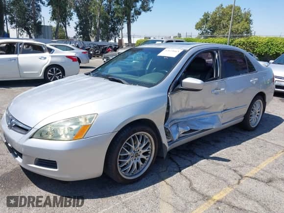 2006 Honda Accord EX-L with VIN 1HGCM66876A012913, listed as a IAAI auction lot 42853663 with 189,493 mi miles and . Bid and sale history available at DreamBid. Image 2.