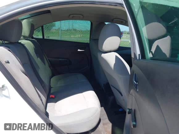 2014 Chevrolet Sonic LS z VIN 1G1JA5SH5E4168243, wystawiony jako IAAI lot #43118325 z przebiegiem Nie podano mil oraz . Historia ofert i sprzedaży dostępna na DreamBid. Obrazek 8.