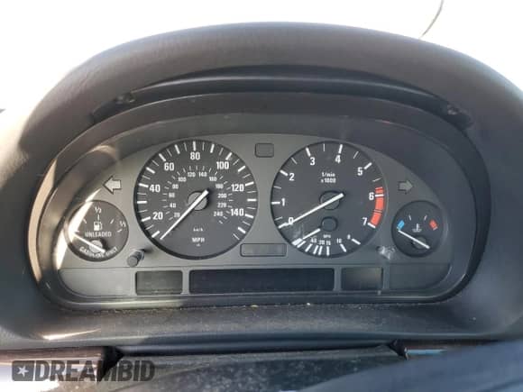 2001 BMW 7 Series 740iL с VIN WBAGH83451DP26142, выставлен на аукционе Copart как лот 51019705 с пробегом Не указан миль и Списание • Salvage title. История ставок и продаж доступна на DreamBid. Изображение 9.