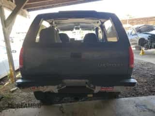 1993 Chevrolet Blazer с VIN 1GNEK18K8PJ350614, выставлен на аукционе Copart как лот 84088954 с пробегом 247 946 миль миль и Списание • Salvage title. История ставок и продаж доступна на DreamBid. Изображение 6.