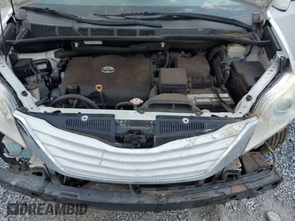 2017 Toyota Sienna LE Auto Access Seat z VIN 5TDKZ3DC3HS766494, wystawiony jako Copart lot #71303145 z przebiegiem 99 720 mil mil oraz Szkoda całkowita • Salvage title. Historia ofert i sprzedaży dostępna na DreamBid. Obrazek 12.