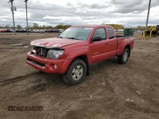 2011 Toyota Tacoma с VIN 5TFUU4EN8BX008164, выставлен на аукционе Copart как лот 82758935 с пробегом Не указан миль и Чистый • Clean title. История ставок и продаж доступна на DreamBid. Изображение 1.
