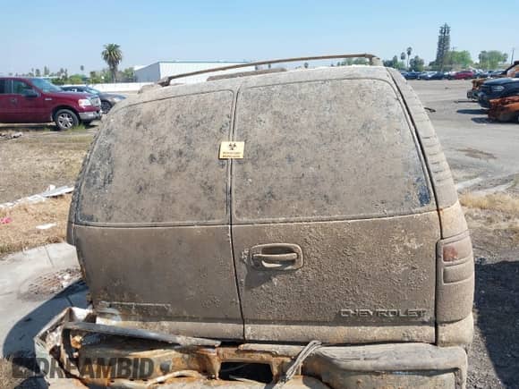 2003 Chevrolet Suburban LT с VIN 3GNEC16Z23G120835, выставлен на аукционе IAAI как лот 41885363 с пробегом Не указан миль и . История ставок и продаж доступна на DreamBid. Изображение 15.