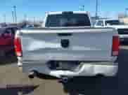 2017 Ram 1500 Express z VIN 1C6RR6KT2HS836083, wystawiony jako IAAI lot #41196687 z przebiegiem 94 127 mil mil oraz . Historia ofert i sprzedaży dostępna na DreamBid. Obrazek 17.