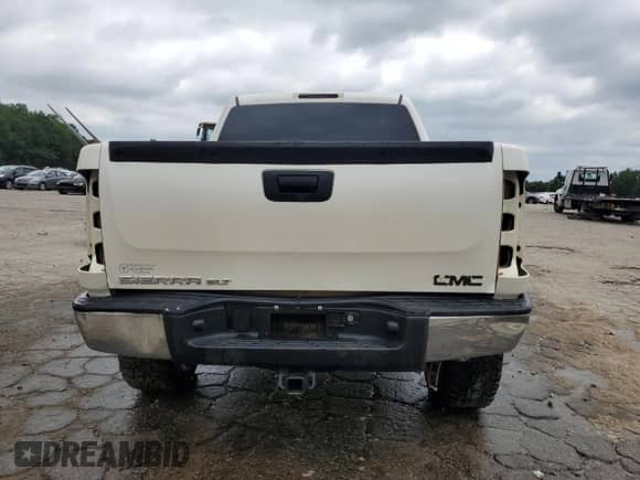 2013 GMC Sierra 1500 SLT с VIN 3GTP2WE73DG173028, выставлен на аукционе Copart как лот 67487995 с пробегом 226 951 миль миль и Списание • Salvage title. История ставок и продаж доступна на DreamBid. Изображение 6.