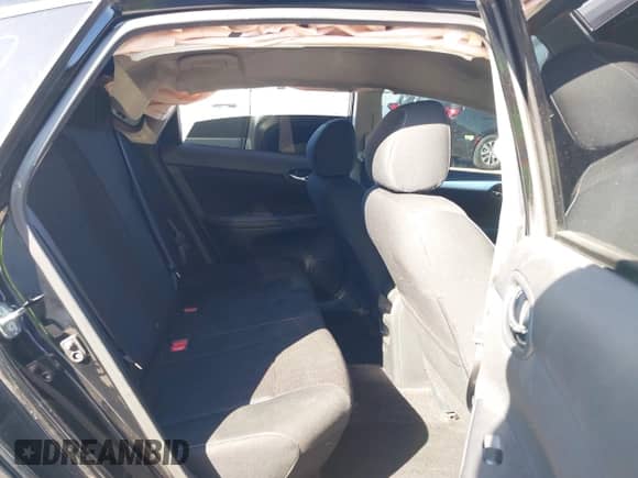 2019 Nissan Sentra SR z VIN 3N1AB7AP4KY409598, wystawiony jako IAAI lot #43408104 z przebiegiem 57 080 mil mil oraz . Historia ofert i sprzedaży dostępna na DreamBid. Obrazek 8.