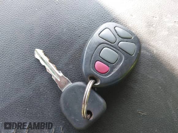 2010 Chevrolet Tahoe Commercial z VIN 1GNUKAE08AR131627, wystawiony jako IAAI lot #43293372 z przebiegiem 332 638 mil mil oraz . Historia ofert i sprzedaży dostępna na DreamBid. Obrazek 11.