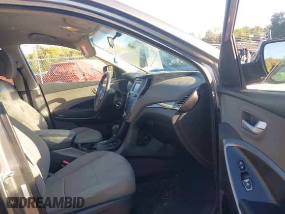 2017 Hyundai Santa Fe 2.4L z VIN 5XYZTDLBXHG441059, wystawiony jako IAAI lot #43284375 z przebiegiem 130 841 mil mil oraz . Historia ofert i sprzedaży dostępna na DreamBid. Obrazek 5.
