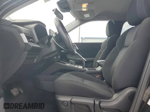 2024 Mitsubishi Outlander ES with VIN JA4J3UA81RZ073338, listed as a Copart auction lot 64772225 with 29,146 mi miles and Salvage title. Bid and sale history available at DreamBid. Image 7.