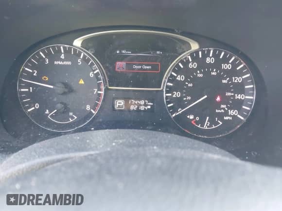 2014 Nissan Pathfinder S with VIN 5N1AR2MN1EC706374, listed as a IAAI auction lot 41617390 with 174,487 mi miles and . Bid and sale history available at DreamBid. Image 7.