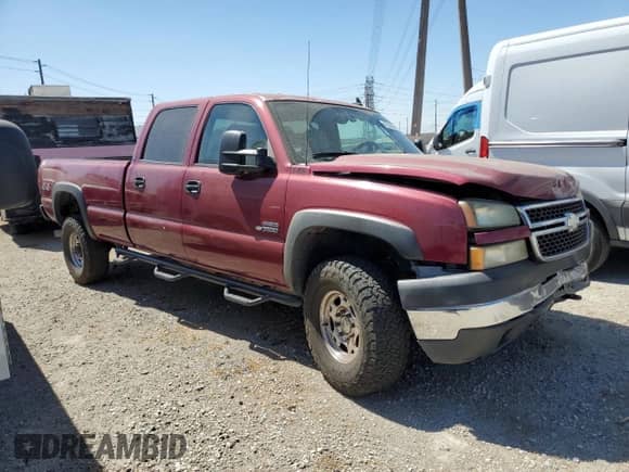 2006 Chevrolet Silverado 3500 SRW Wrk Trk z VIN 1GCHK33D66F243668, wystawiony jako Copart lot #67042944 z przebiegiem 503 368 mil mil oraz Szkoda całkowita • Salvage title. Historia ofert i sprzedaży dostępna na DreamBid. Obrazek 4.