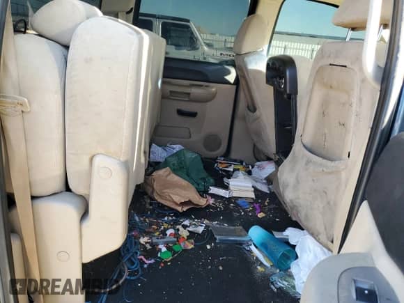 2007 GMC Sierra 1500 SLT z VIN 2GTEC13J671534478, wystawiony jako Copart lot #87047235 z przebiegiem 233 555 mil mil oraz Czysty tytuł • Clean title. Historia ofert i sprzedaży dostępna na DreamBid. Obrazek 10.