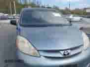 2010 Toyota Sienna CE с VIN 5TDKK4CC5AS299287, выставлен на аукционе IAAI как лот 43490705 с пробегом Не указан миль и . История ставок и продаж доступна на DreamBid. Изображение 6.