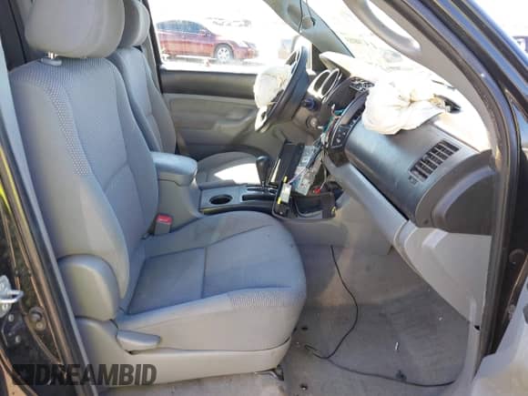 2008 Toyota Tacoma z VIN 5TETX22N88Z571387, wystawiony jako IAAI lot #43348183 z przebiegiem 181 818 mil mil oraz . Historia ofert i sprzedaży dostępna na DreamBid. Obrazek 5.