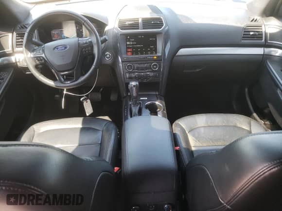 2018 Ford Explorer XLT с VIN 1FM5K8D8XJGC24427, выставлен на аукционе Copart как лот 58315685 с пробегом 80 614 миль миль и Списание • Salvage title. История ставок и продаж доступна на DreamBid. Изображение 8.