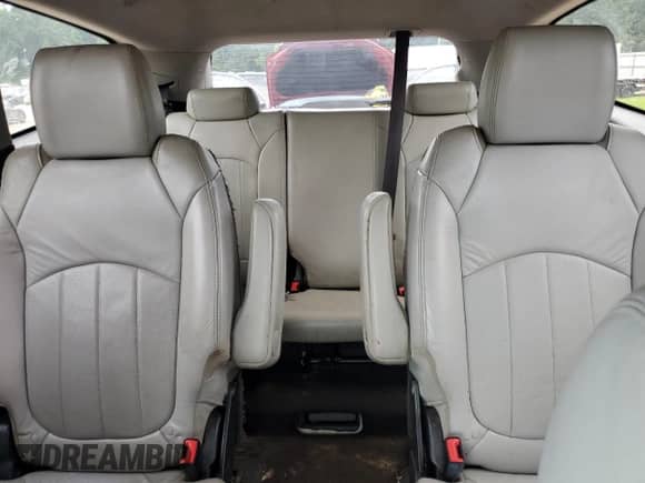 2011 Chevrolet Traverse LTZ z VIN 1GNKRLED2BJ191145, wystawiony jako Copart lot #65181175 z przebiegiem 222 793 mil mil oraz Czysty tytuł • Clean title. Historia ofert i sprzedaży dostępna na DreamBid. Obrazek 10.