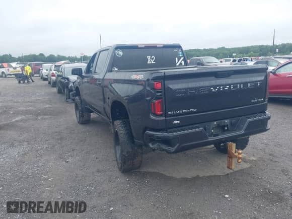 2022 Chevrolet Silverado 1500 Custom с VIN 1GCPDBEK1NZ618116, выставлен на аукционе IAAI как лот 43021414 с пробегом 54 928 миль миль и . История ставок и продаж доступна на DreamBid. Изображение 3.