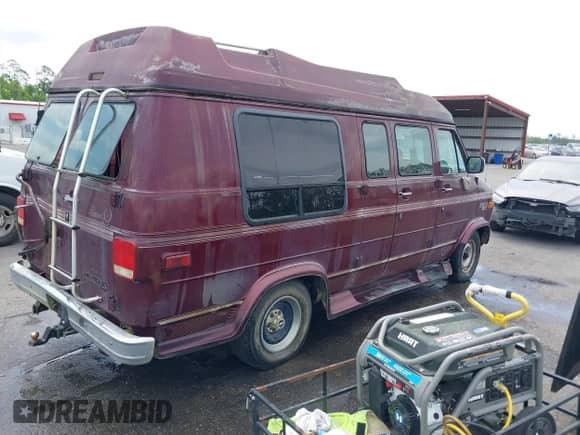 1994 Chevrolet Chevy Van with VIN 1GBEG25K4RF177057, listed as a IAAI auction lot 42090808 with 123,654 mi miles and . Bid and sale history available at DreamBid. Image 4.