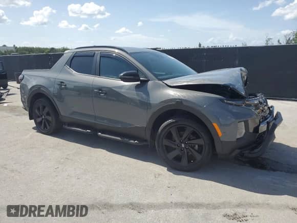 2024 Hyundai Santa Cruz Night Edition z VIN 5NTJCDAF2RH085933, wystawiony jako Copart lot #63435935 z przebiegiem 10 161 mil mil oraz Szkoda całkowita • Salvage title. Historia ofert i sprzedaży dostępna na DreamBid. Obrazek 4.