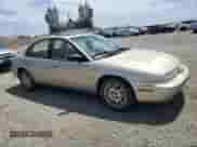 1998 Saturn SL z VIN 1G8ZK5272WZ276073, wystawiony jako Copart lot #69880235 z przebiegiem 147 663 mil mil oraz Szkoda całkowita • Salvage title. Historia ofert i sprzedaży dostępna na DreamBid. Obrazek 4.
