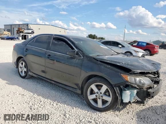 2014 Toyota Camry LE with VIN 4T1BF1FK5EU364030, listed as a Copart auction lot 86049695 with Not provided miles and Clean title. Bid and sale history available at DreamBid. Image 4.