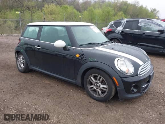 2013 MINI Hardtop с VIN WMWSU3C59DT548635, выставлен на аукционе IAAI как лот 42176999 с пробегом 111 357 миль миль и . История ставок и продаж доступна на DreamBid. Изображение 1.