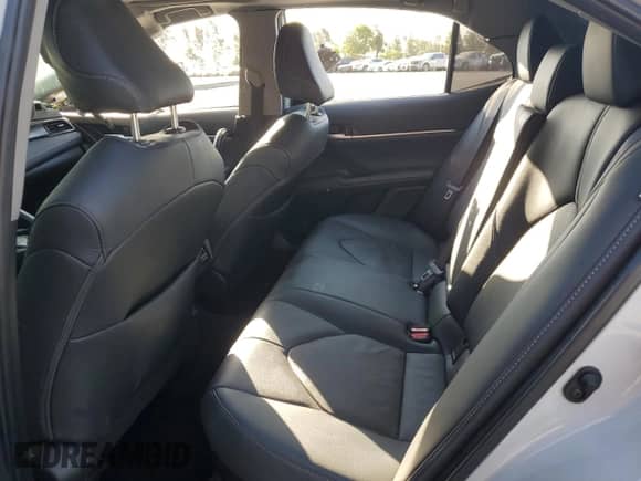 2023 Toyota Camry Hybrid XSE z VIN 4T1K31AK4PU059220, wystawiony jako Copart lot #71520905 z przebiegiem 45 489 mil mil oraz Szkoda całkowita • Salvage title. Historia ofert i sprzedaży dostępna na DreamBid. Obrazek 10.